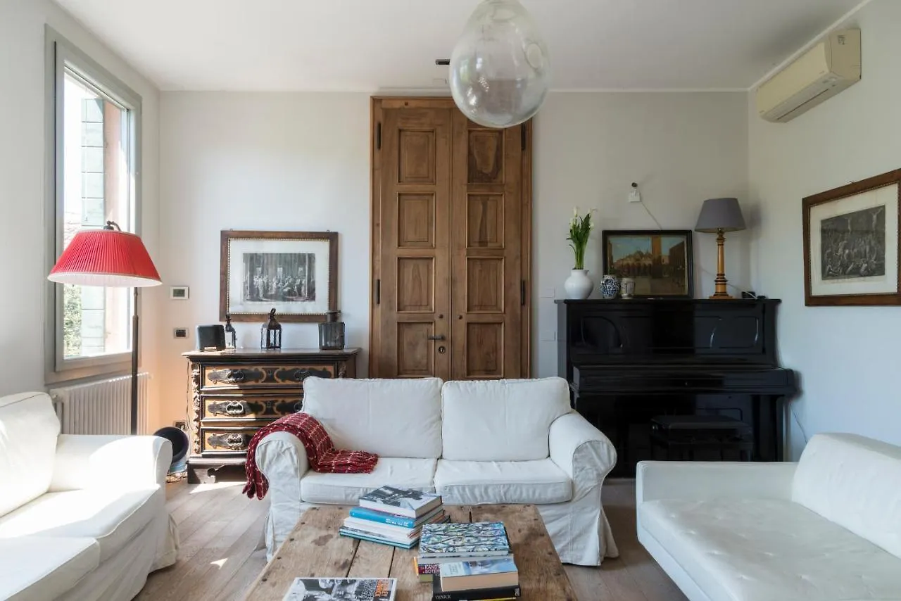 Secret Garden Apartment Venice