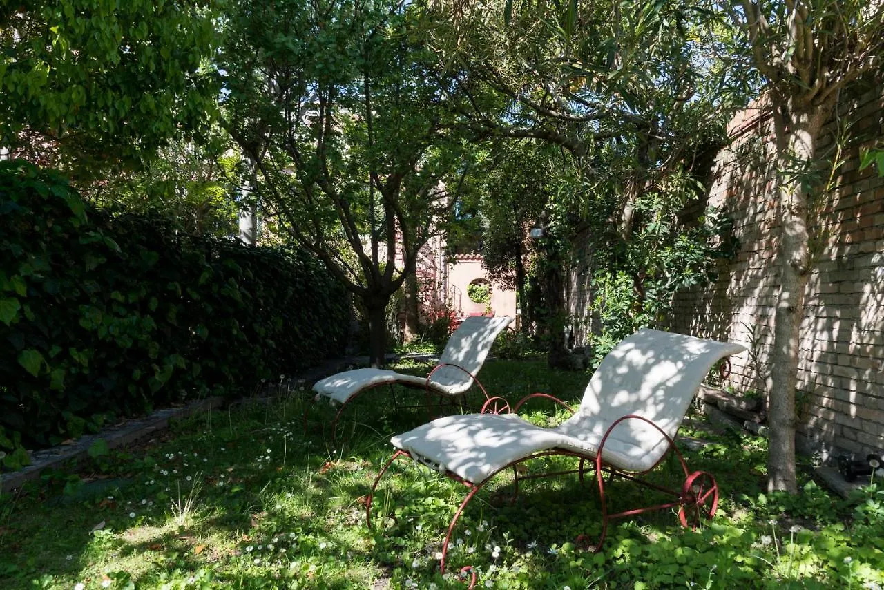 Secret Garden Apartment Venice